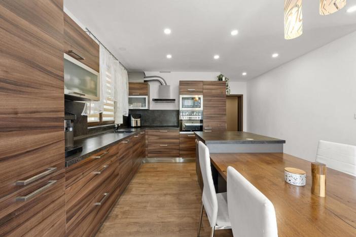 Prodej rodinného domu, Hrádek, 281 m2