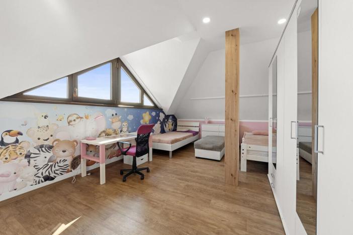 Prodej rodinného domu, Hrádek, 281 m2