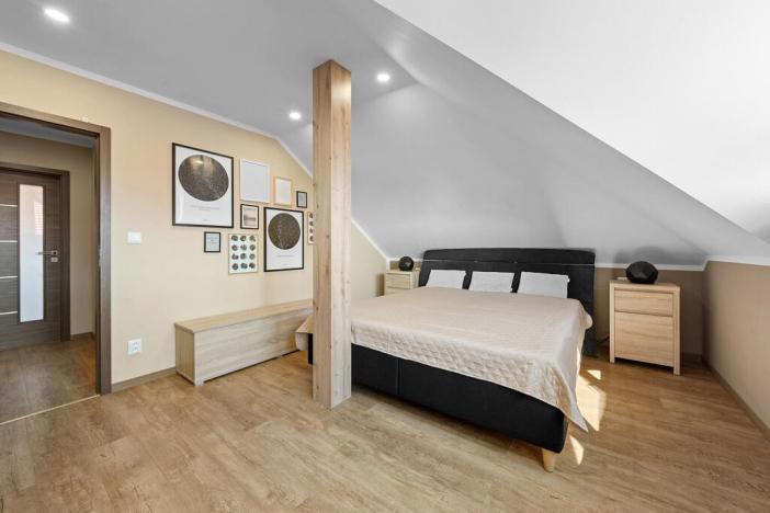 Prodej rodinného domu, Hrádek, 281 m2