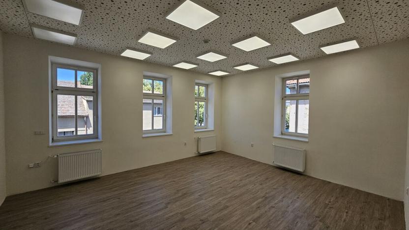 Pronájem kanceláře, Králův Dvůr, Plzeňská