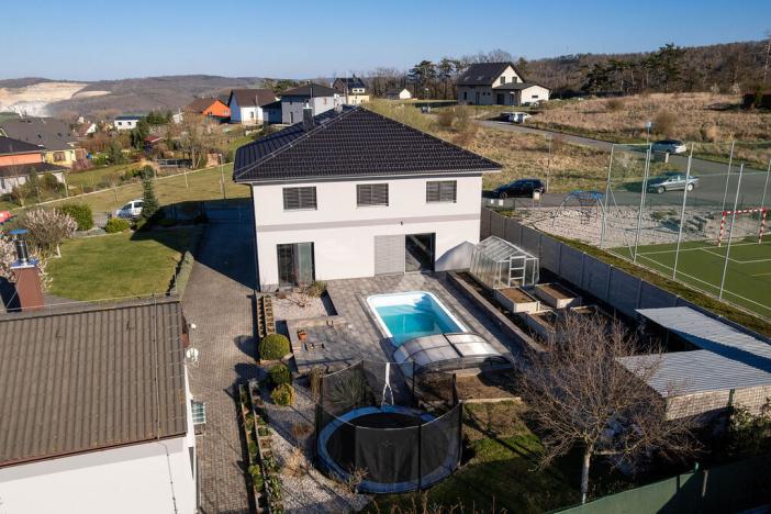 Prodej rodinného domu, Tmaň, K Vodojemu, 261 m2