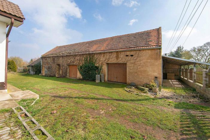 Prodej rodinného domu, Lhotka u Radnic, 208 m2