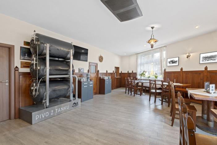 Prodej restaurace, Český Šternberk, 480 m2