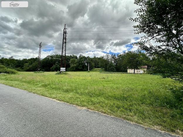 Prodej louky, Týn nad Vltavou, Hněvkovice na pravém břehu Vlt., 1648 m2