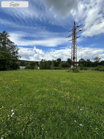 Prodej louky, Týn nad Vltavou, Hněvkovice na pravém břehu Vlt., 1648 m2