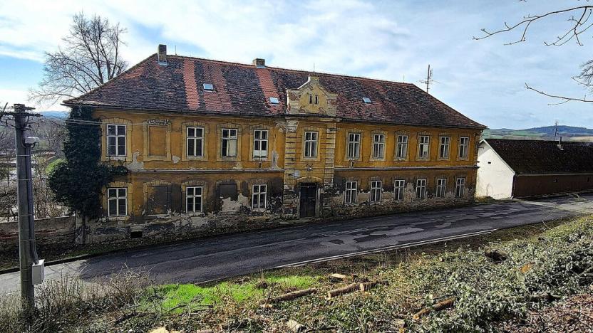 Prodej domu, Štěkeň, U Zámku, 800 m2