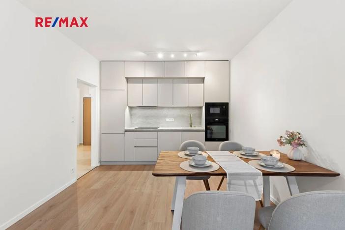 Pronájem bytu 2+kk, Praha - Vysočany, Pod Harfou, 50 m2