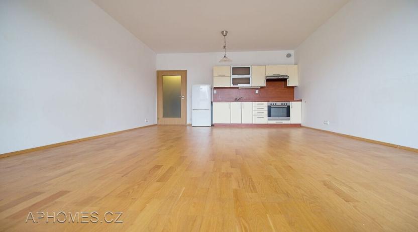 Pronájem bytu 2+kk, Praha - Holešovice, U Uranie, 70 m2