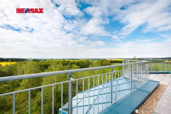 Prodej kanceláře, Strančice, 2325 m2