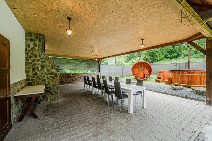 Prodej ubytování, Řeka, 250 m2