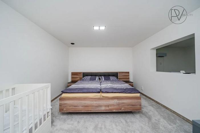 Prodej ubytování, Řeka, 250 m2