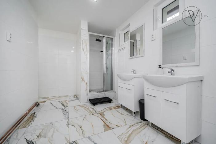 Prodej ubytování, Řeka, 250 m2