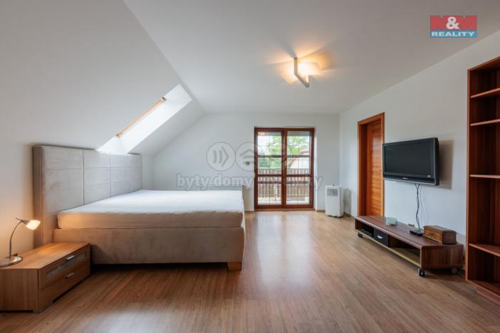 Prodej rodinného domu, Nová Role - Mezirolí, 221 m2