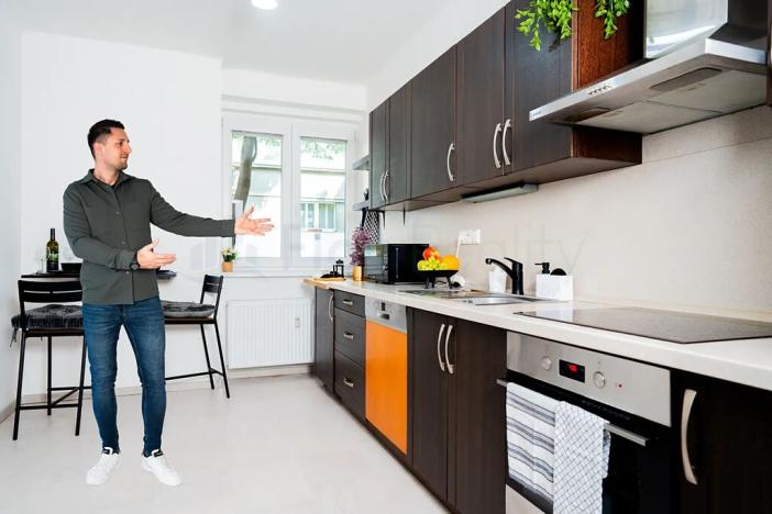 Prodej bytu 2+kk, Praha - Žižkov, Biskupcova, 72 m2