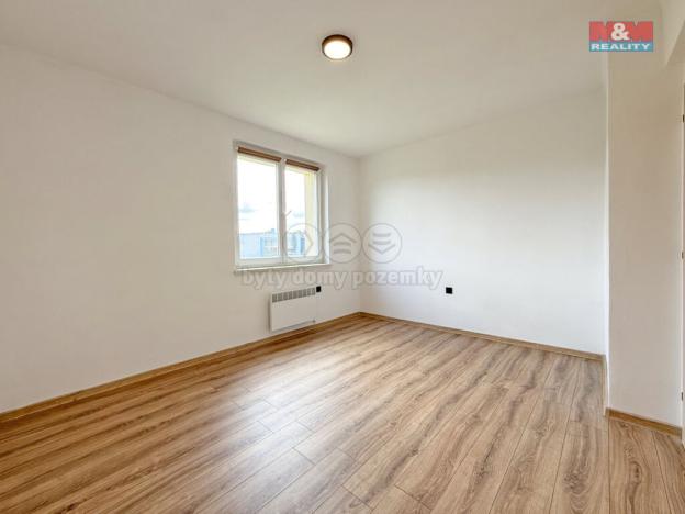 Prodej bytu 3+1, Černovice, Družstevní, 56 m2