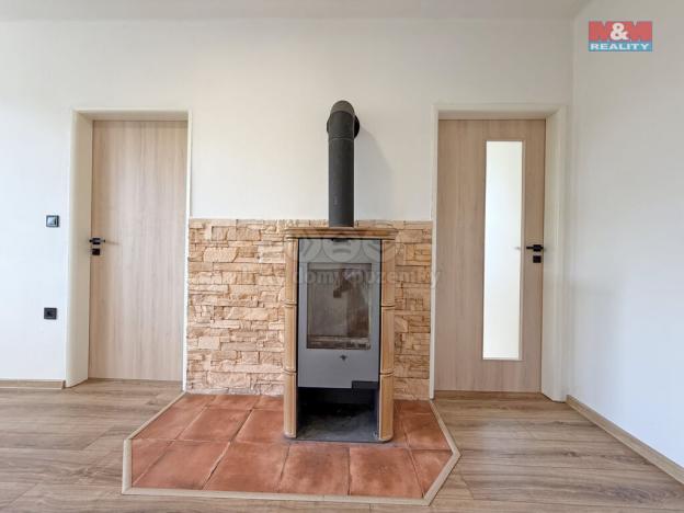 Prodej bytu 3+1, Černovice, Družstevní, 56 m2