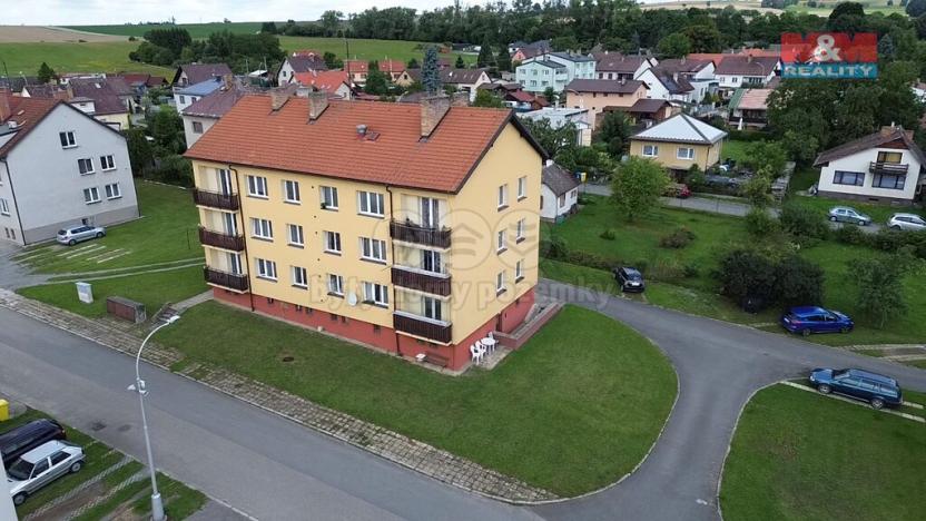 Prodej bytu 3+1, Černovice, Družstevní, 56 m2