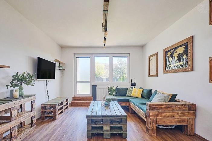 Pronájem bytu 2+kk, Praha - Dubeč, Dubeckého, 53 m2