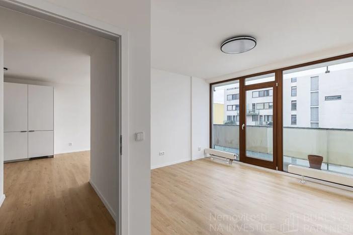 Pronájem bytu 2+kk, Praha - Holešovice, Poupětova, 50 m2
