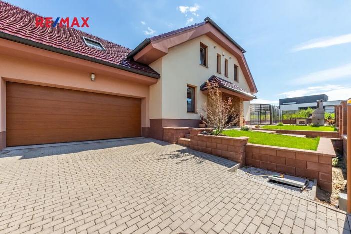 Prodej rodinného domu, Hostivice, Liliová, 392 m2