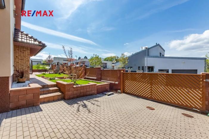 Prodej rodinného domu, Hostivice, Liliová, 392 m2