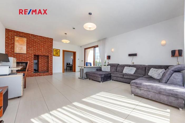 Prodej rodinného domu, Hostivice, Liliová, 392 m2