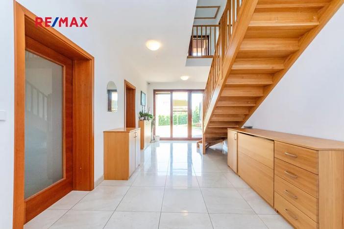 Prodej rodinného domu, Hostivice, Liliová, 392 m2