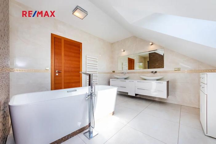 Prodej rodinného domu, Hostivice, Liliová, 392 m2