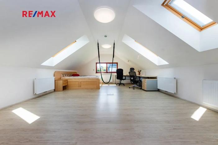 Prodej rodinného domu, Hostivice, Liliová, 392 m2