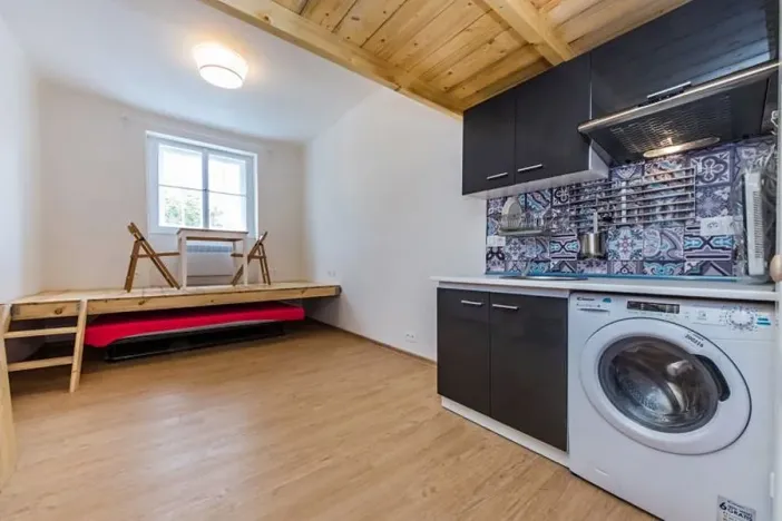 Pronájem bytu 1+kk, Praha - Vršovice, Holandská, 17 m2