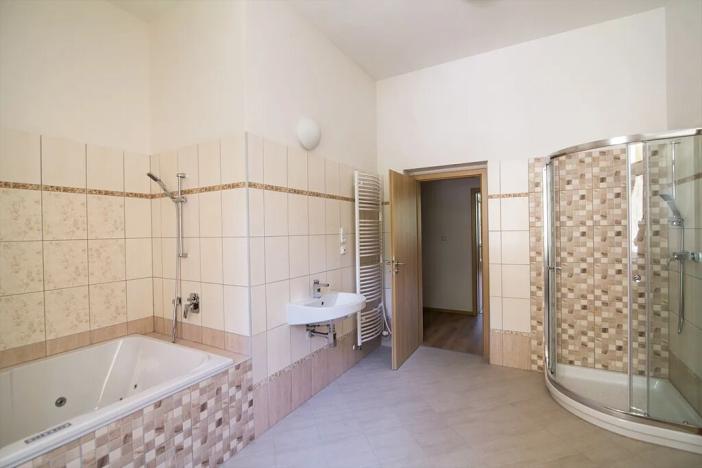 Prodej činžovního domu, Mariánské Lázně, Ruská, 2270 m2