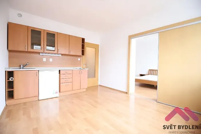 Pronájem bytu 2+kk, Praha - Zbraslav, Aleny Santarové, 42 m2