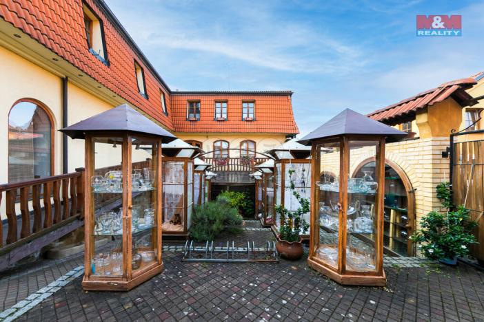 Pronájem obchodního prostoru, Domažlice - Dolejší Předměstí, Husova třída, 600 m2