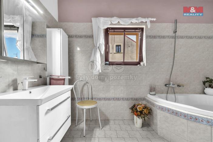 Prodej rodinného domu, Lomnice nad Popelkou, Josefa Jana Fučíka, 322 m2