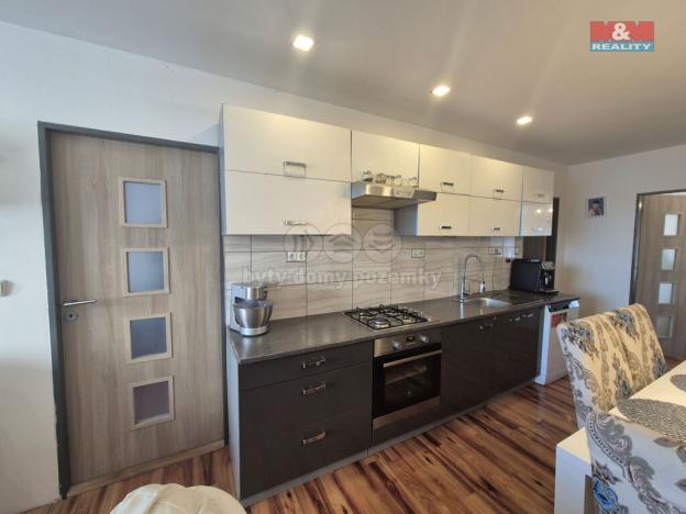 Prodej bytu 3+1, Králův Dvůr, Nad Stadionem, 72 m2