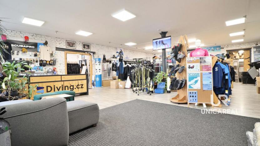 Pronájem obchodního prostoru, Brno - Husovice, Dukelská třída, 240 m2