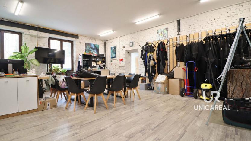 Pronájem obchodního prostoru, Brno - Husovice, Dukelská třída, 240 m2