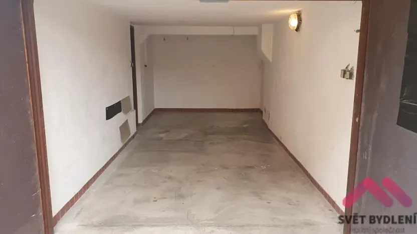 Pronájem garáže, Praha, Formanská, 14 m2