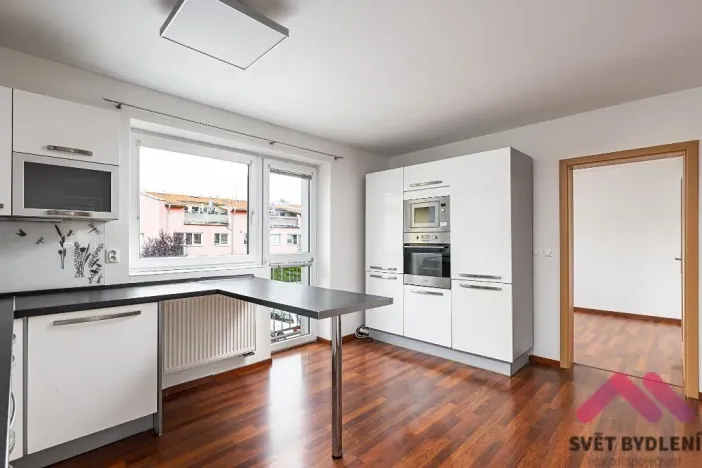 Prodej bytu 3+kk, Břežany II, 69 m2