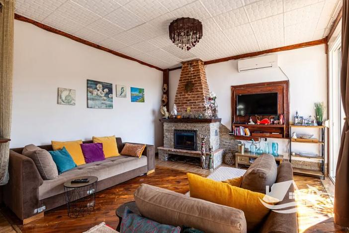 Prodej rodinného domu, Kruče, Černá Hora, 210 m2