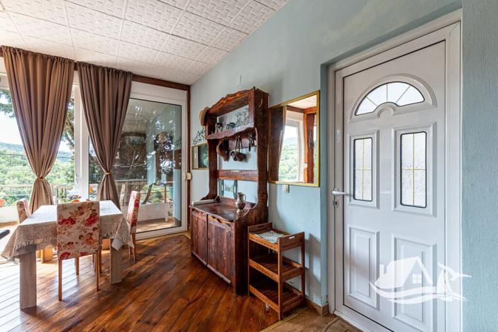 Prodej rodinného domu, Kruče, Černá Hora, 210 m2