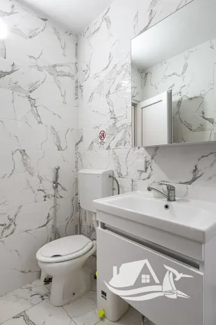 Prodej rodinného domu, Kruče, Černá Hora, 210 m2