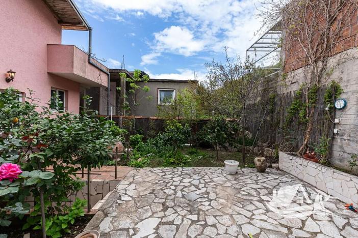 Prodej rodinného domu, Kruče, Černá Hora, 210 m2