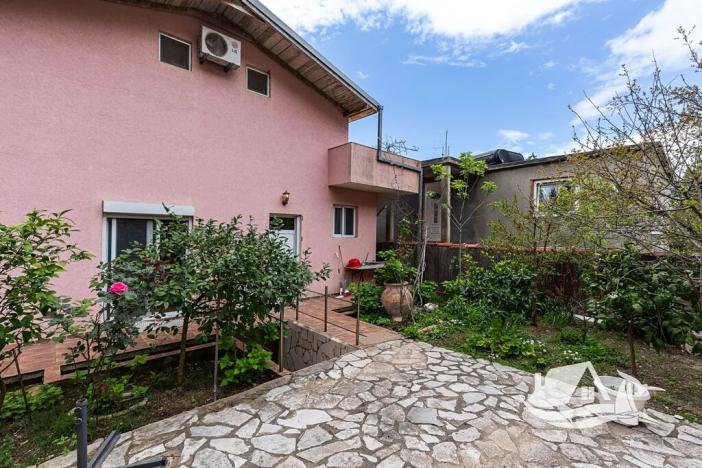 Prodej rodinného domu, Kruče, Černá Hora, 210 m2