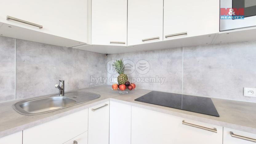 Pronájem bytu 1+kk, Praha - Vysočany, Poděbradská, 33 m2