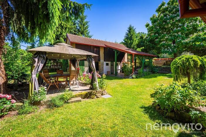 Prodej vícegeneračního domu, Lobeč, 340 m2