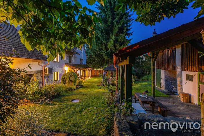 Prodej vícegeneračního domu, Lobeč, 340 m2