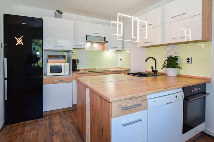 Prodej bytu 3+kk, Veleň, U Sluh, 77 m2