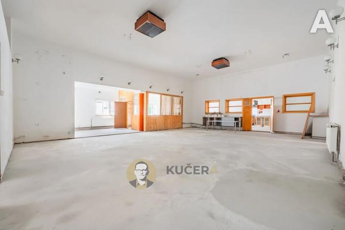 Prodej komerční nemovitosti, Velká Chmelištná, 550 m2