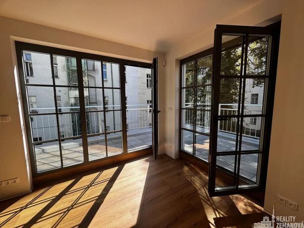 Pronájem bytu 2+kk, Praha - Vinohrady, Korunní, 37 m2